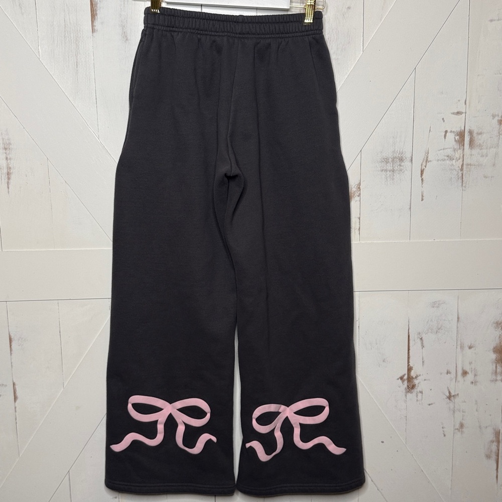 Edikted Bonney Bow Black Sweatpants Pink Bow Detail - Picture 9 of 10